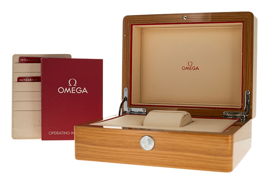 Omega Speedmaster 38 324.30.38.50.02.001
